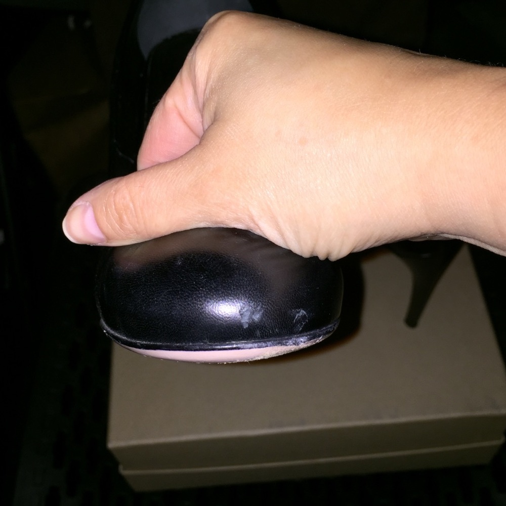 100% Authentic Used Gucci Shoes - Picture 5 of 5